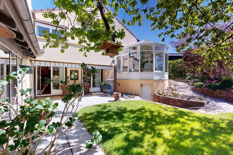 Villa d?architecte avec grand jardin et potentiel unique! (1)