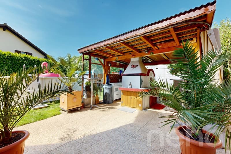 Superbe maison familiale avec piscine et cuisine d'été au calme (2)