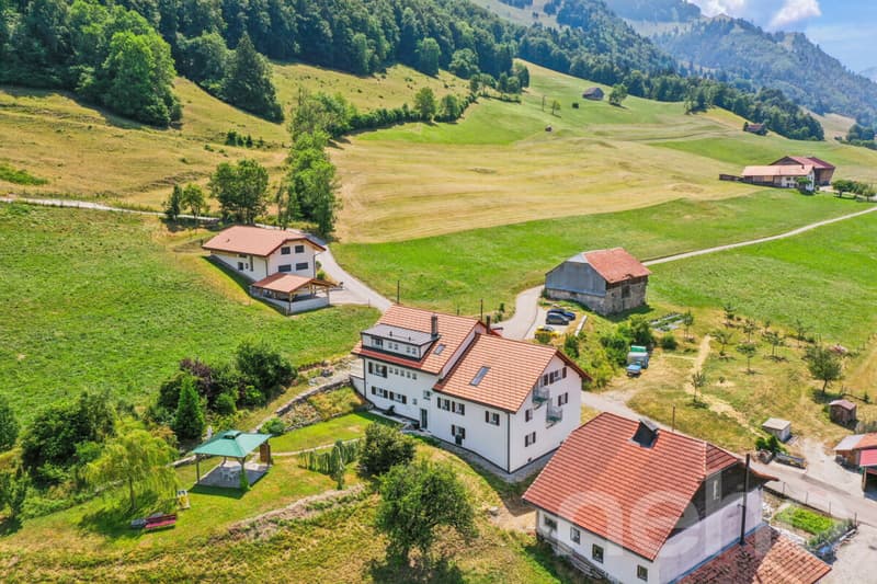 Propriété contemporaine, volumes généreux et cadre bucolique préservé (1)
