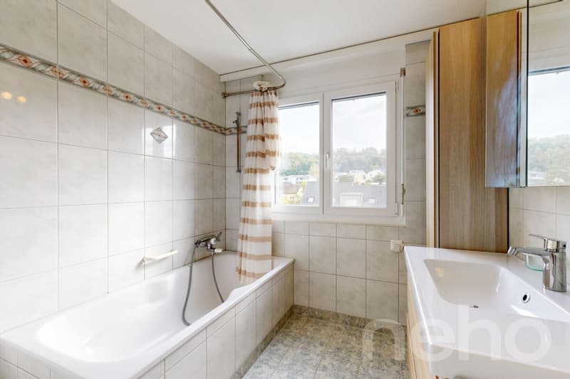 Zentrale 5-Zimmer-Maisonettewohnung in Bonstetten (5)