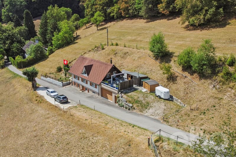 Einfamilienhaus mit viel Platz, Umschwung und freier Aussicht (10)