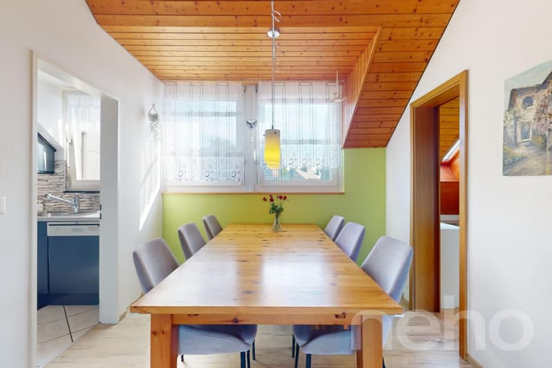 Grosszügige 4.5 Zimmer Dachwohnung mit sonnigem Balkon (7)