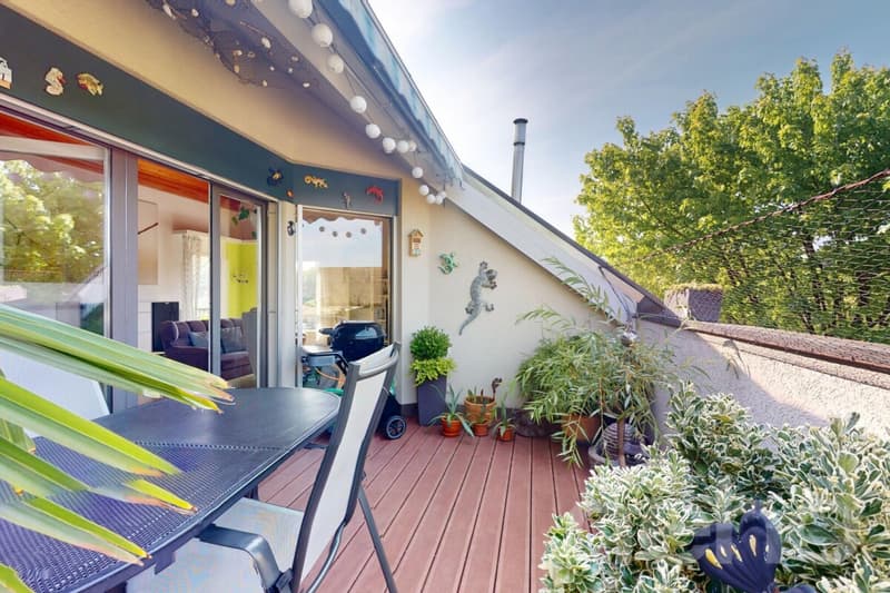 Grosszügige 4.5 Zimmer Dachwohnung mit sonnigem Balkon (5)