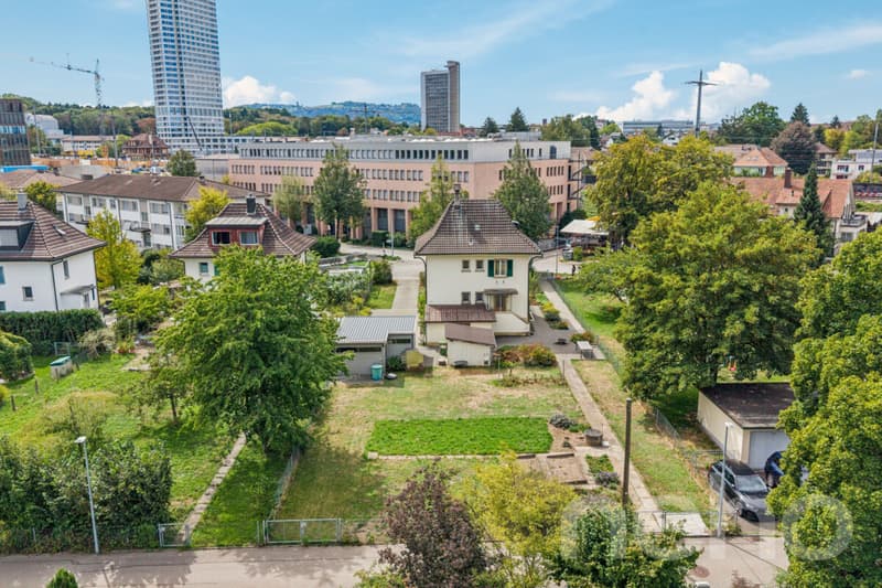 Familienhaus mit grossem Grundstück und Zusatzpotenzial (2)