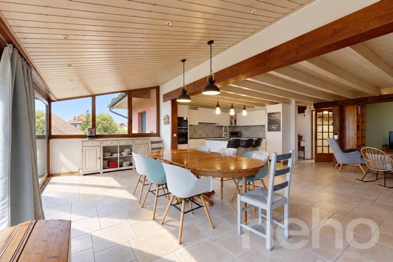 Maison familiale rénovée avec vaste atelier (3)