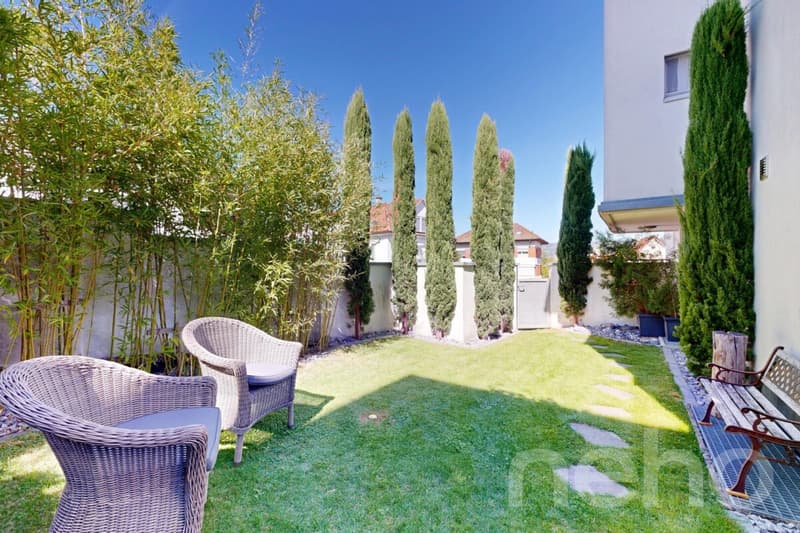 Attraktive 5.5-Zimmer-Triplex-Wohnung mit privatem Garten (2)