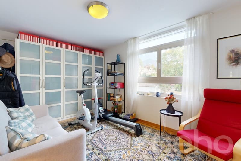 Grosszügige und einzigartige Wohnung an ruhiger Lage (8)
