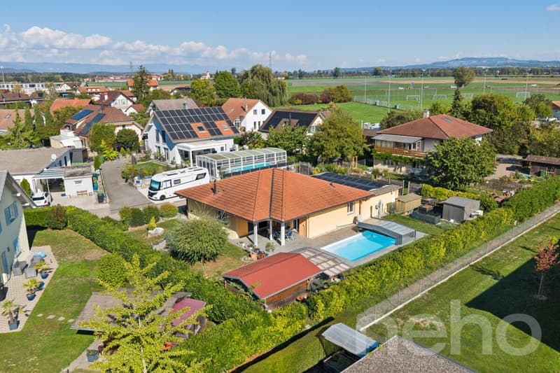 Maison familiale avec piscine sur une parcelle de 1'000 m² (1)