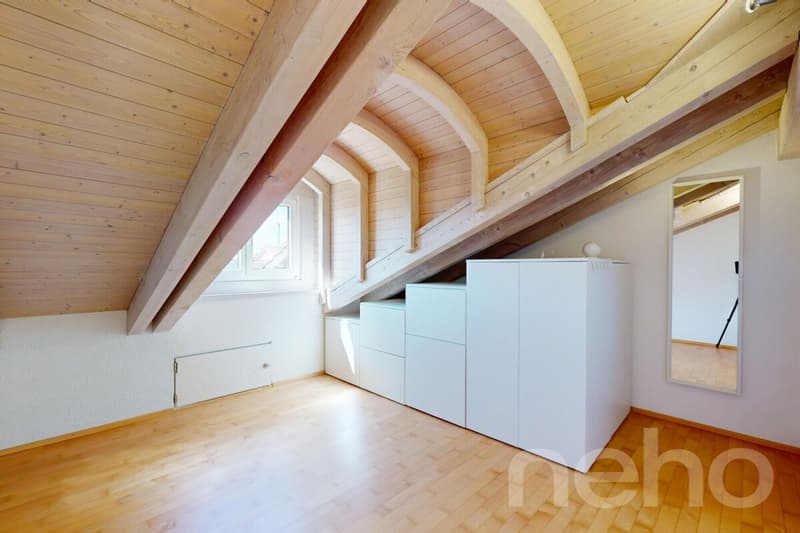 Aussergewöhnliches 5.5-Zimmer-Reihenhaus an Toplage (12)
