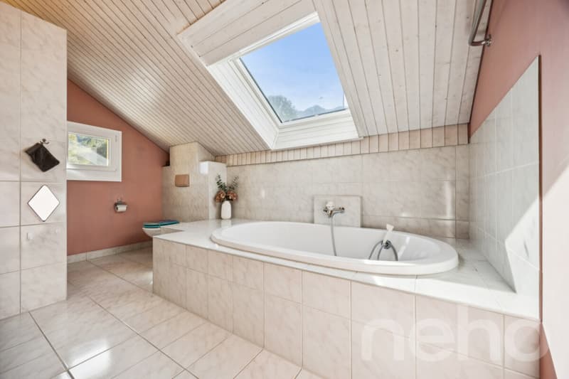 6.5-Zimmer-Einfamilienhaus mit Einliegerstudio und Seesicht (12)
