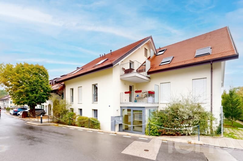 Appartement récent avec grande terrasse et jardin à Romanel (11)