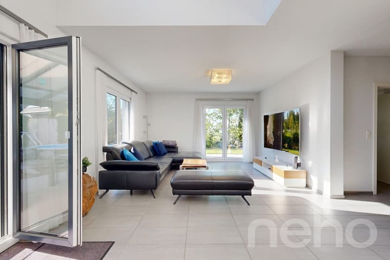 Private Oase: Exklusives 6.5-Zimmer-Einfamilienhaus mit Pool (4)