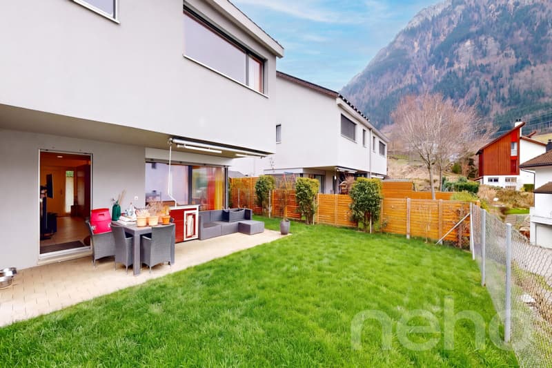 Grosszügiges Doppeleinfamilienhaus mit Garten (10)
