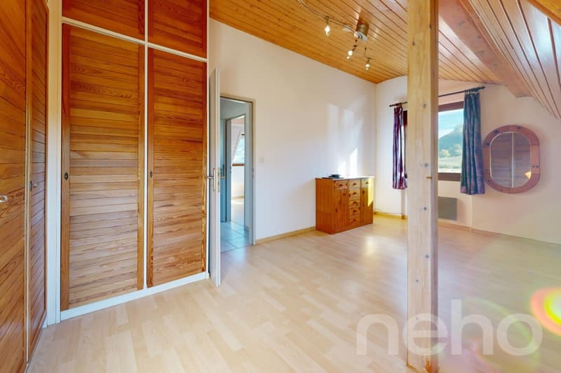 5.5-Zimmer-Reiheneckhaus mit grosszügigem Garten und Weitblick (10)