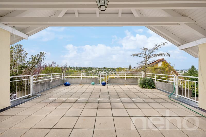 Exklusive Villa mit beheiztem Pool und traumhafter Aussicht (10)