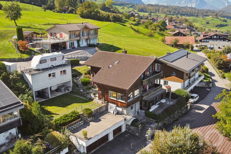 Dreifamilienhaus mit Garten und Seepanorama (1)