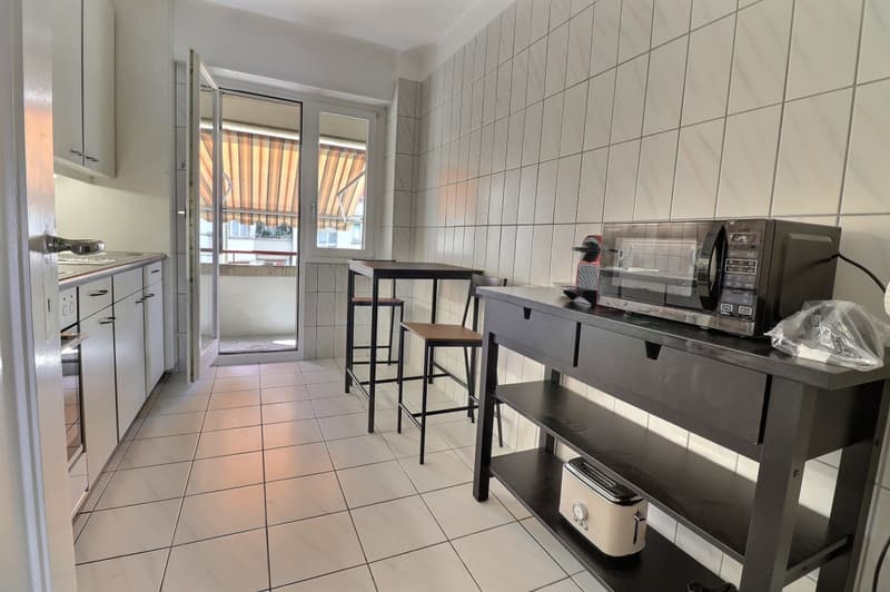 Appartement meublé 2.5 pièces avec balcon et vue imprenable (8)