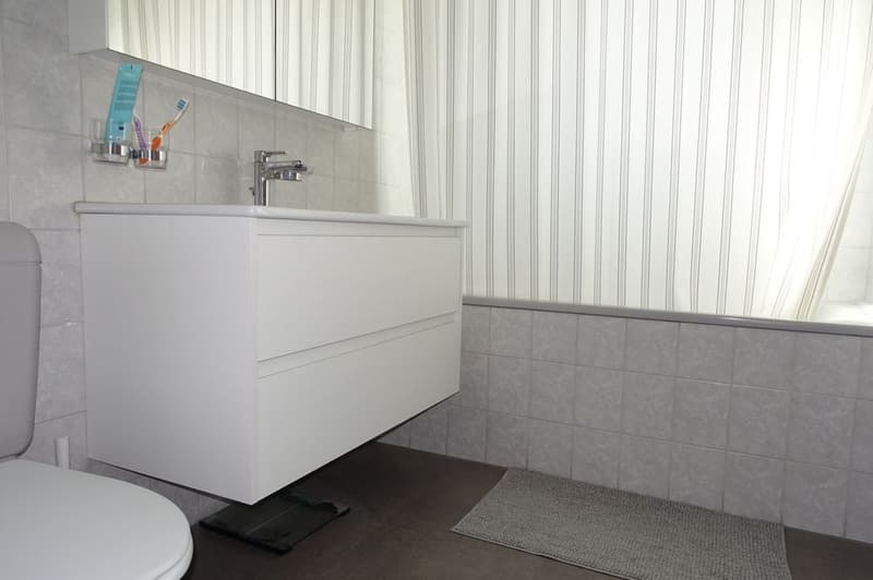 Bévilard - Magnifico appartamento di 4,5 locali con balcone e posto auto coperto (7)