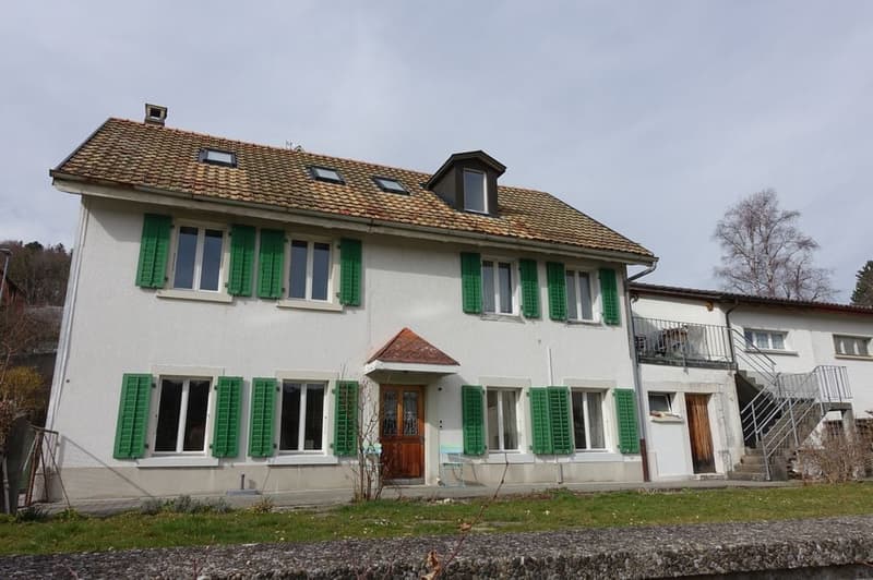 Tramelan - House with 10 1/2 rooms and garage (1)