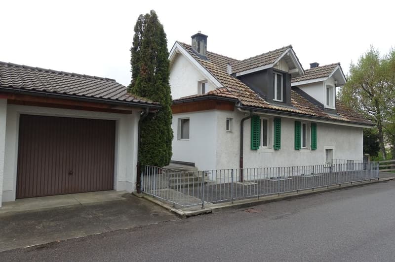 Tramelan - House with 10 1/2 rooms and garage (2)