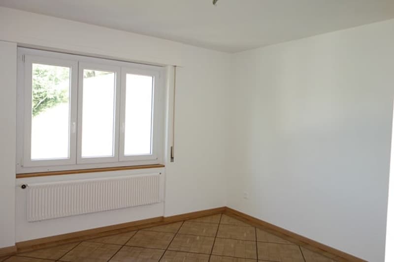 Tramelan - Très bel appartement de 4 1/2 pièces situé au 3ème étage Ouest (6)
