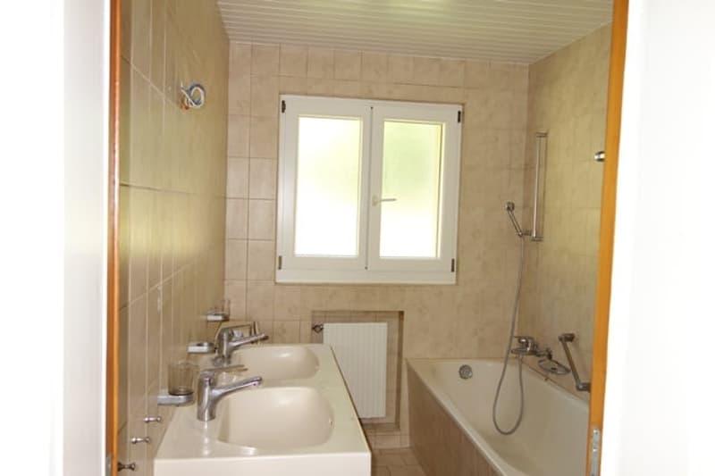Tramelan - Très bel appartement de 4 1/2 pièces situé au 3ème étage Ouest (2)