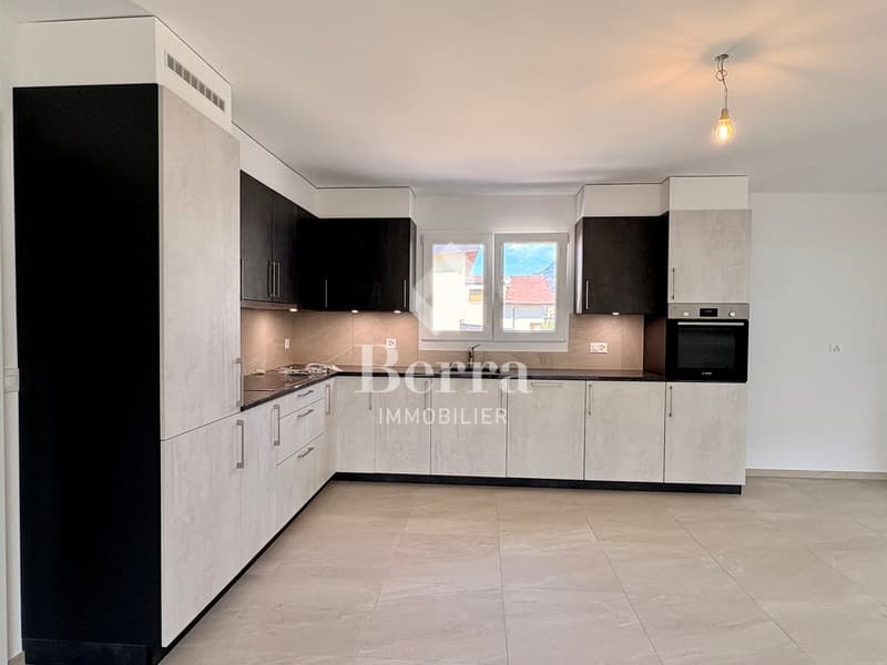 Beautiful attic, South-Southeast exposure - ONLY ON THIS FLOOR (2)