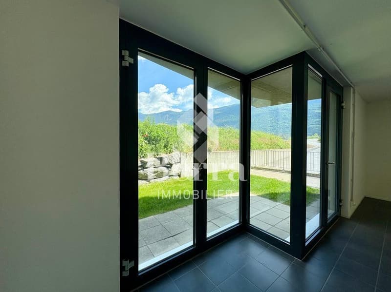 Bright commercial space, close to Dranse (3)