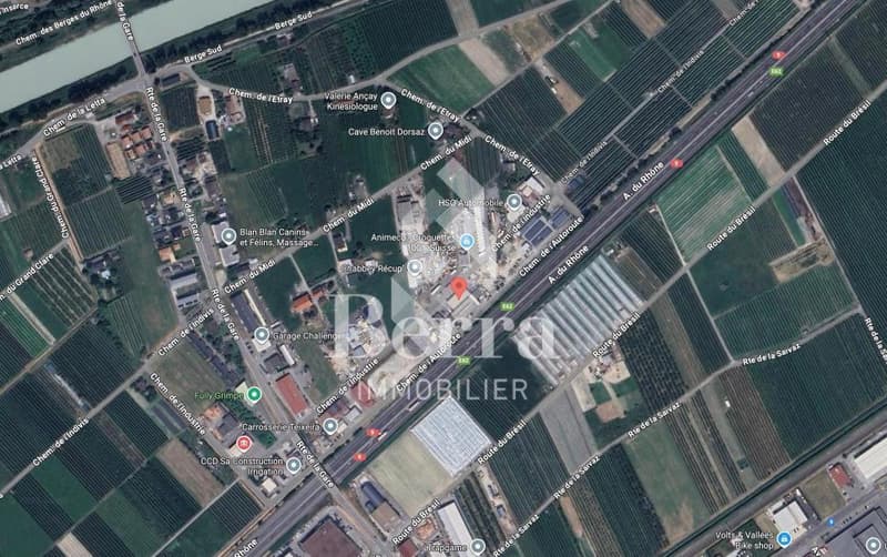 Last hall of over 200m2 available! (8)