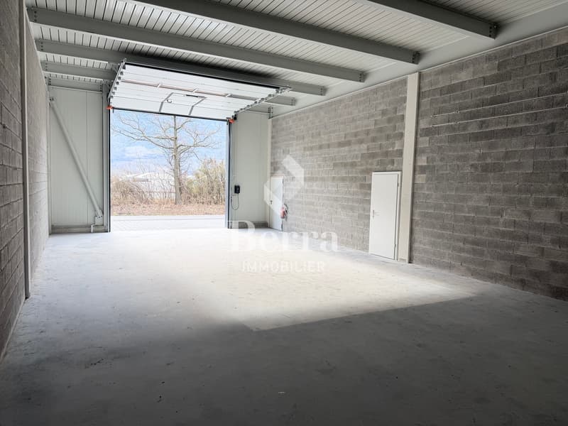 Last hall of over 200m2 available! (4)