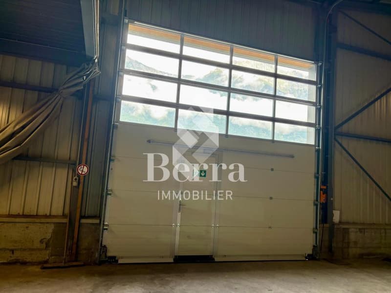 Halle de stockage à louer dans la zone artisanale et industrielle (3)