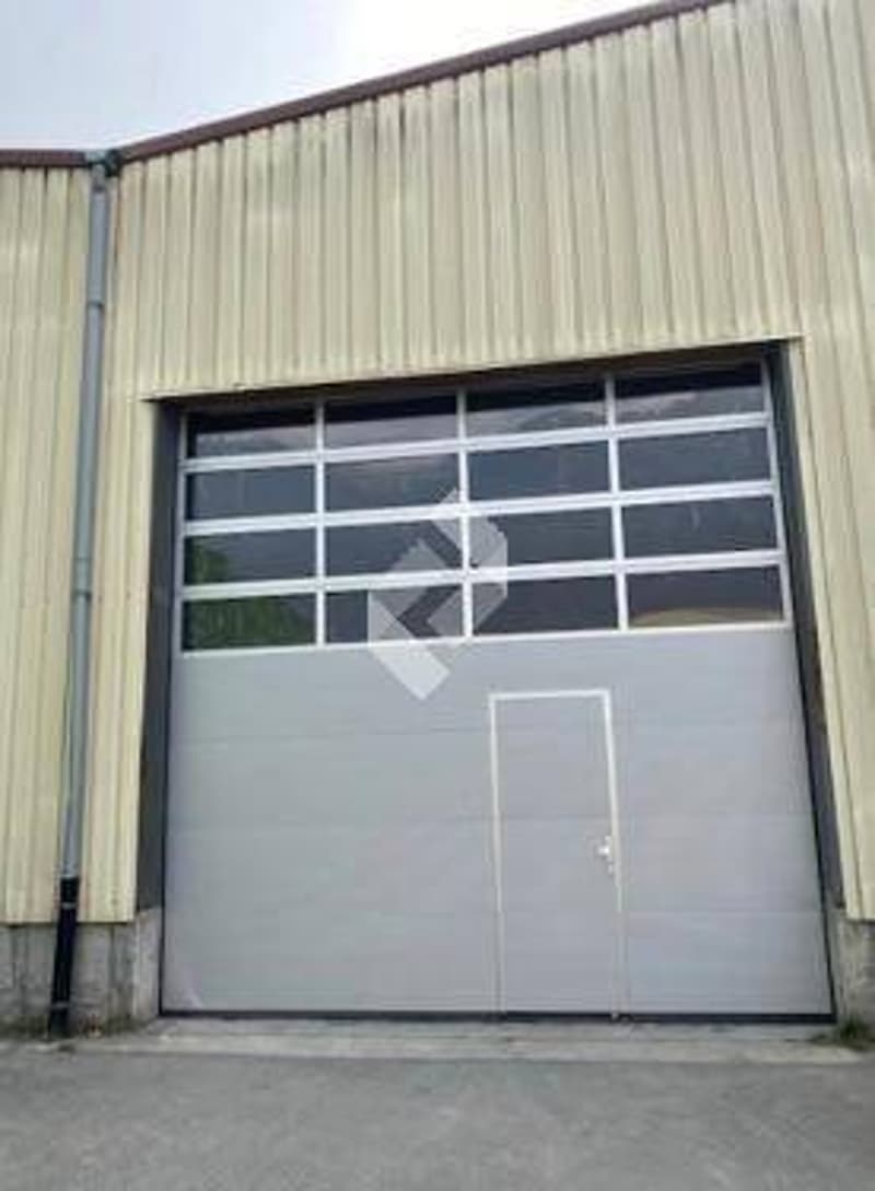 Halle de stockage à louer dans la zone artisanale et industrielle (7)