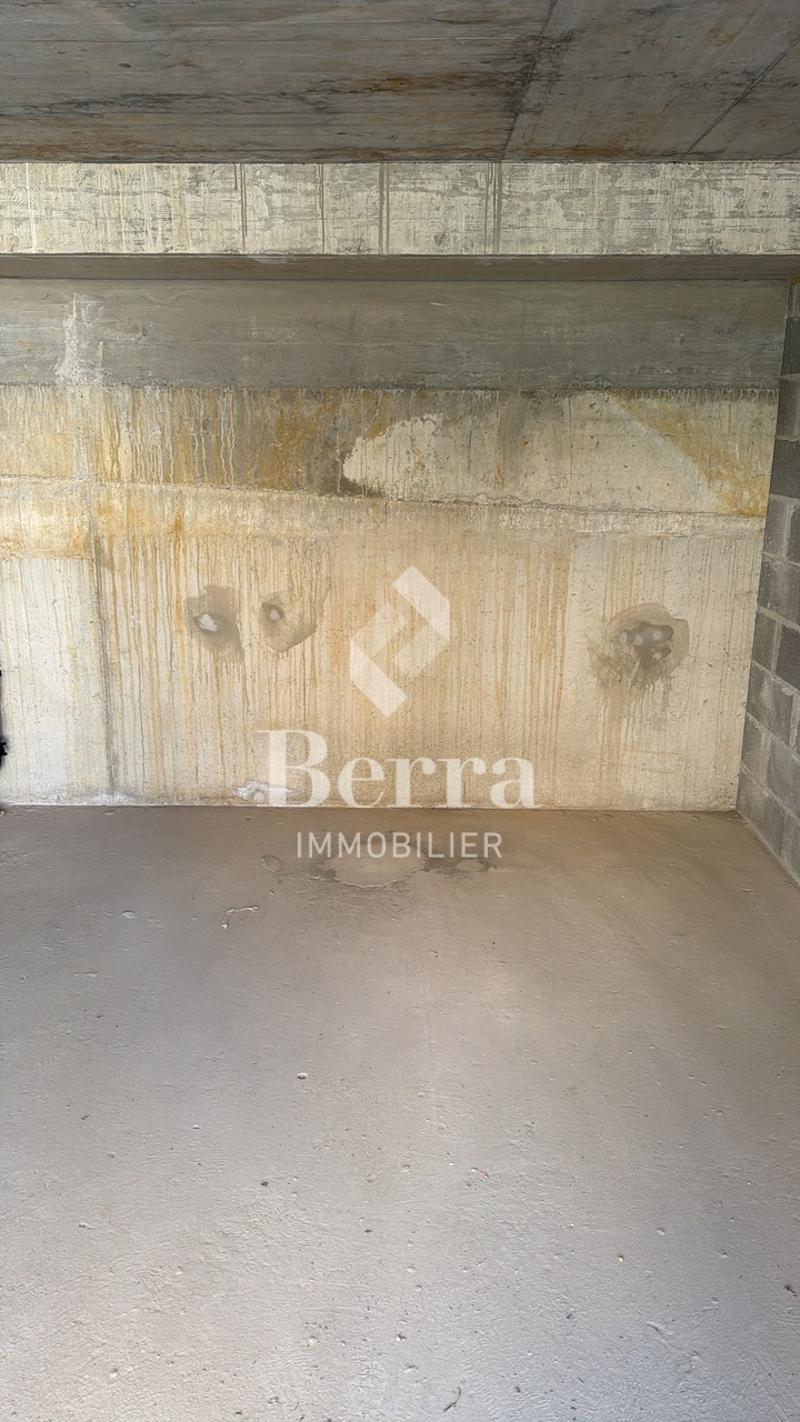 Closed Garage Box - New Construction - Aproz (Amaryllis) (3)
