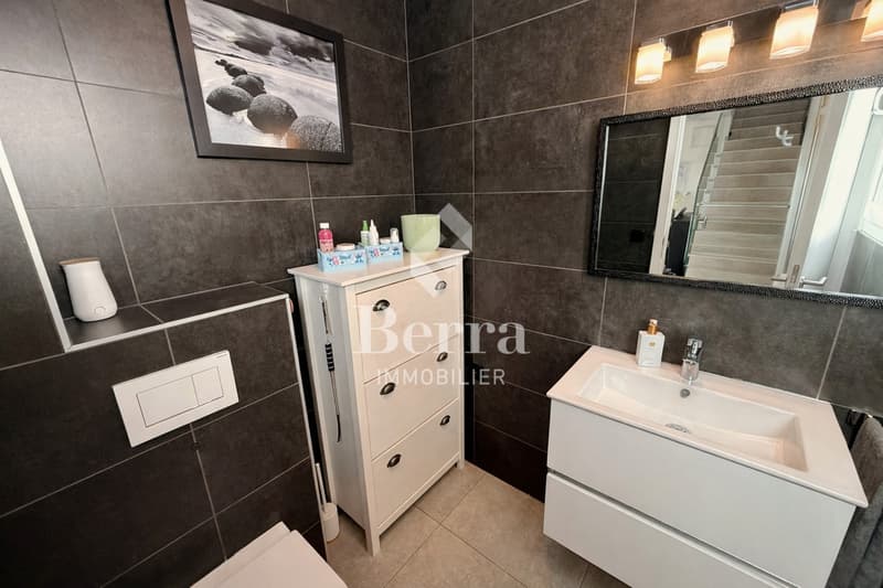 Ampia terrazza & finiture superiori (7)