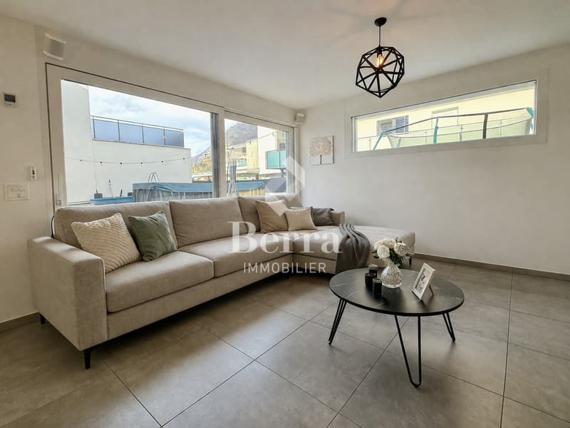 Ampia terrazza & finiture superiori (8)