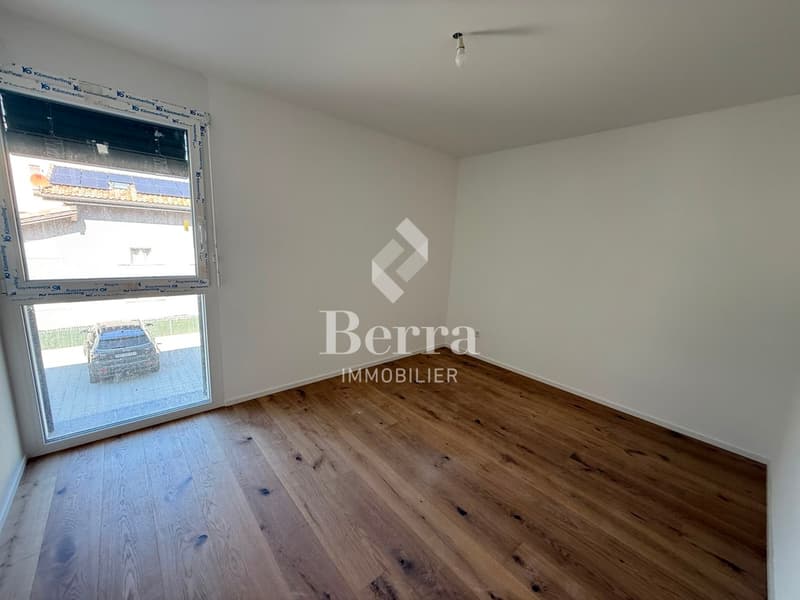 Vaste appartement dans nouveau lotissement, équipement supérieur (5)