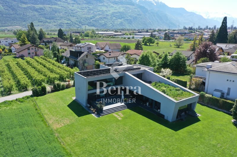 Contemporary architect villa of exception - 300 m² habitable on a plot of 2'388 m² (1)