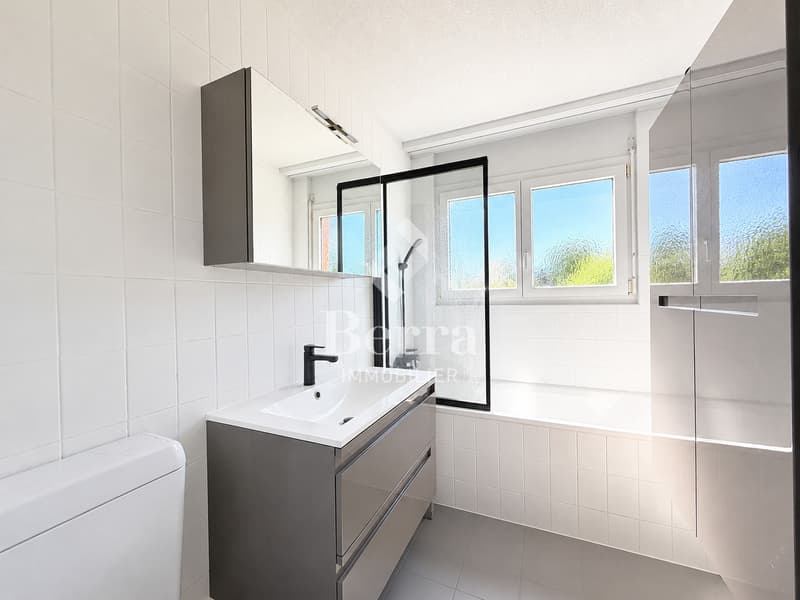 Geräumige 4.5-Zimmer-Wohnung mit Kamin, Balkon und Tiefgaragenplatz (5)