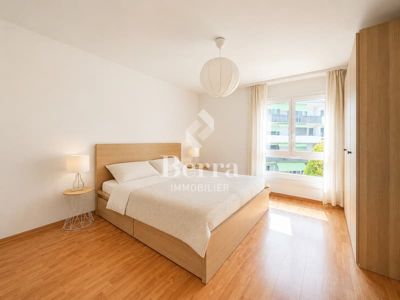Geräumige 4.5-Zimmer-Wohnung mit Kamin, Balkon und Tiefgaragenplatz (4)