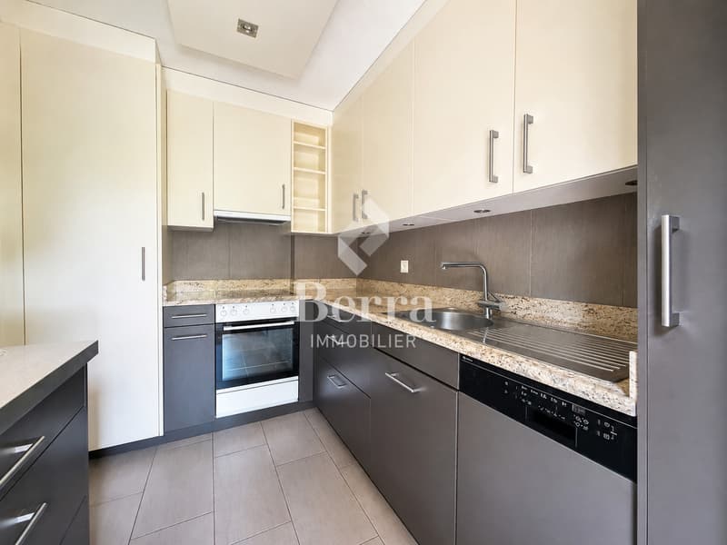 Geräumige 4.5-Zimmer-Wohnung mit Kamin, Balkon und Tiefgaragenplatz (6)
