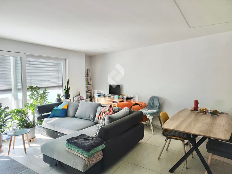 Zweieinhalb-Zimmer-Wohnung im 4. Stock zu vermieten! (1)