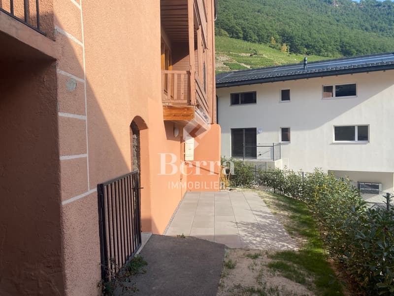 Individual villa with great potential (11)