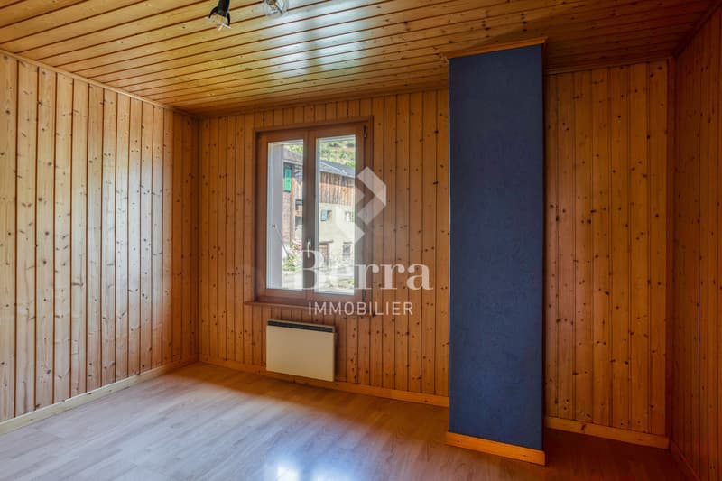 Individual villa with great potential (10)