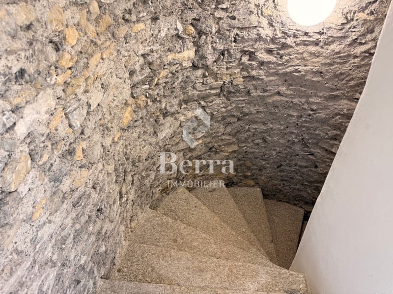 Vollständig renoviertes Mietshaus im Herzen von Vétroz (13)