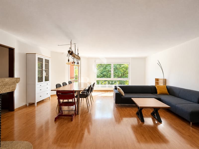 Spacieux 4.5 pièces avec cheminée, balcon et place de parc en sous-sol (1)