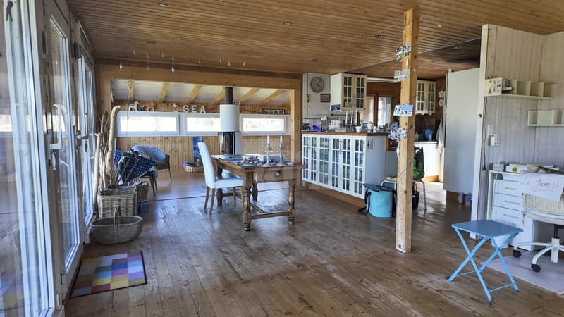 Charming chalet close to the lake (2)