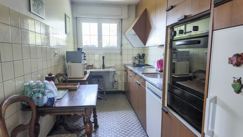 Villa incantevole con due appartamenti e vista aperta (8)