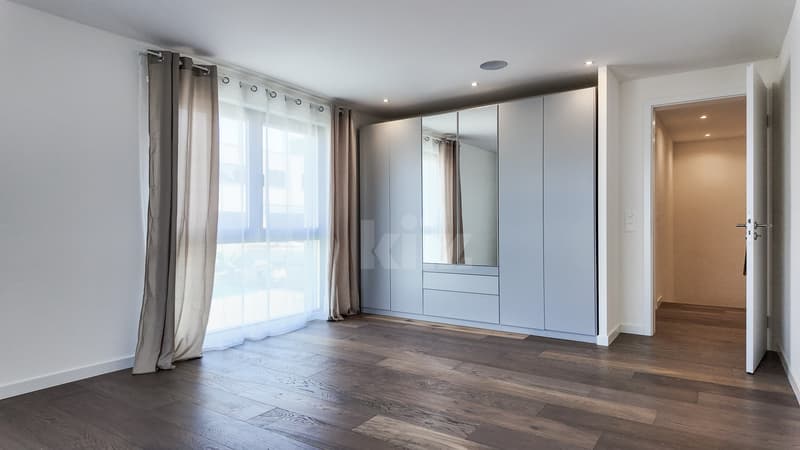 Beautiful contemporary villa of 250m2 with meticulous finishes (10)