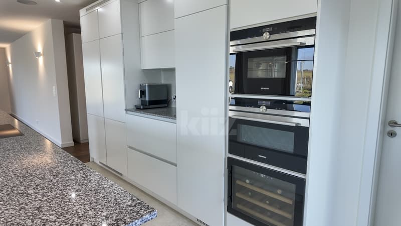 Beautiful contemporary villa of 250m2 with meticulous finishes (5)