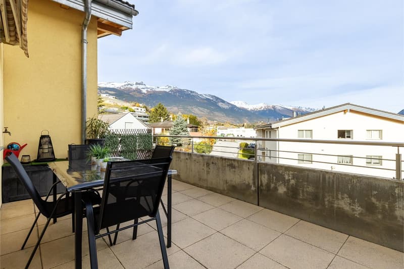 Recent house with terraces and open view (6)